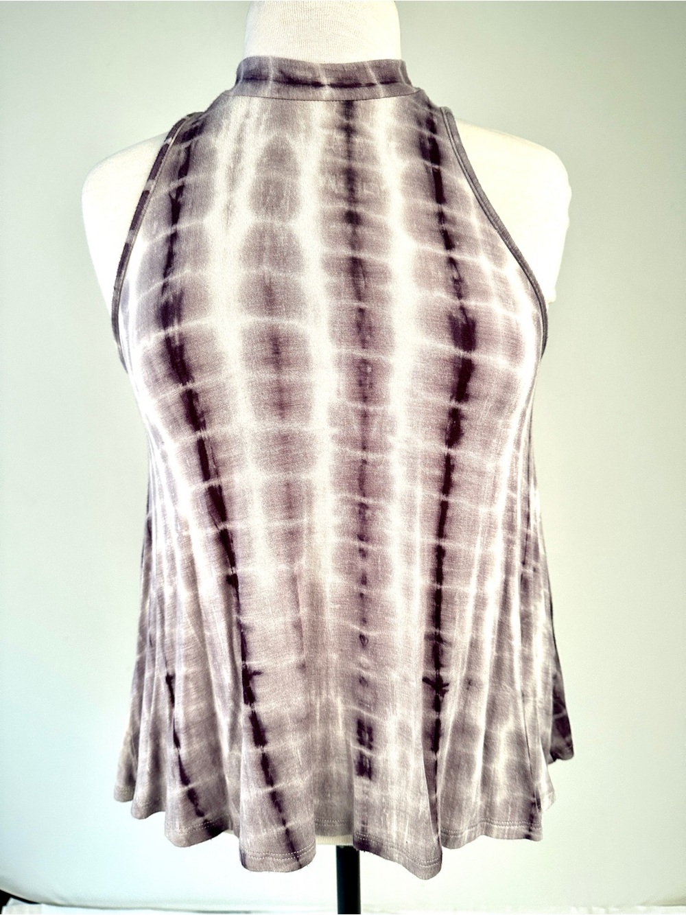 Tie-Dye Sleeveless Racerback Tank Top – Lightweight Flowy Summer Casual
